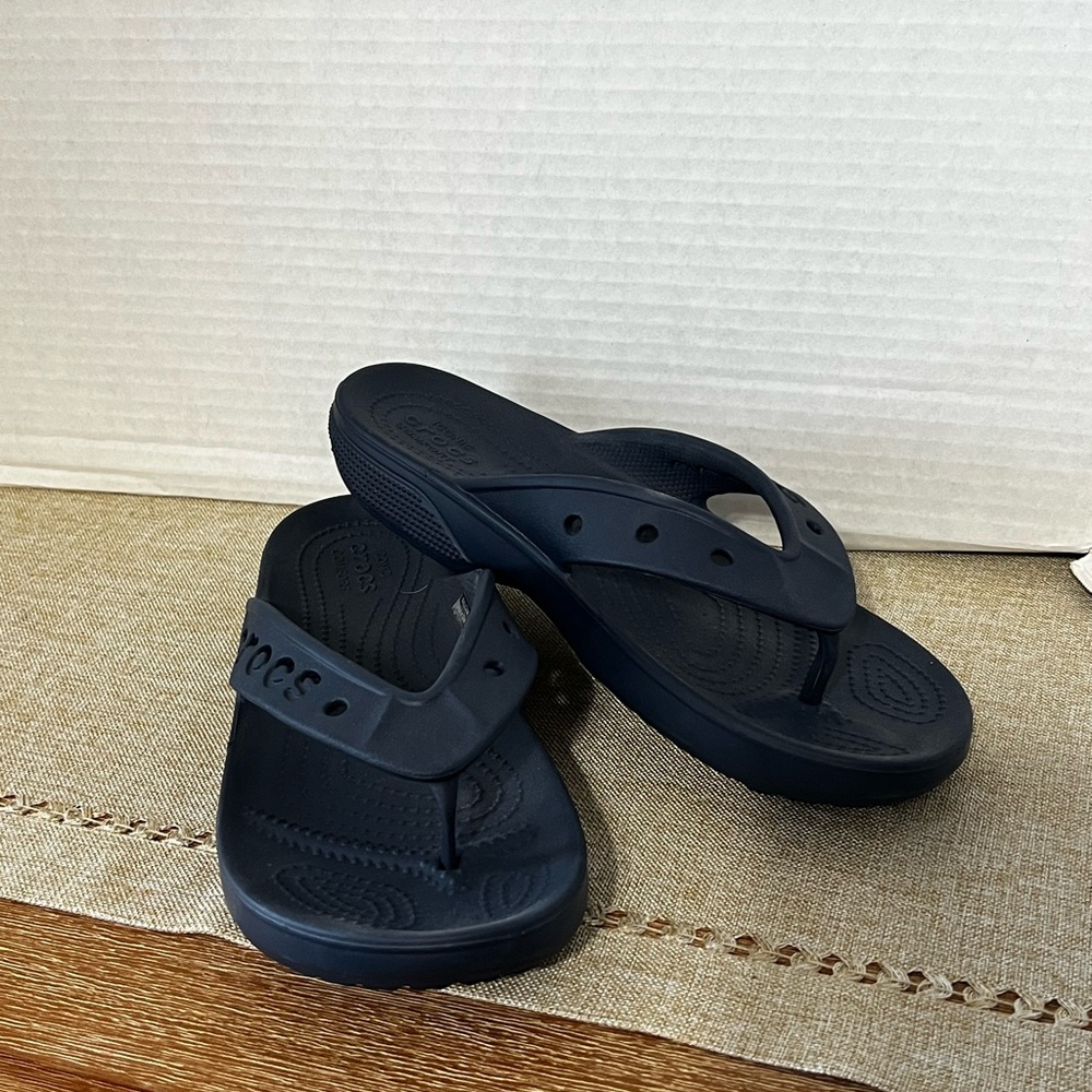CROCS Classic Black Flip Flops